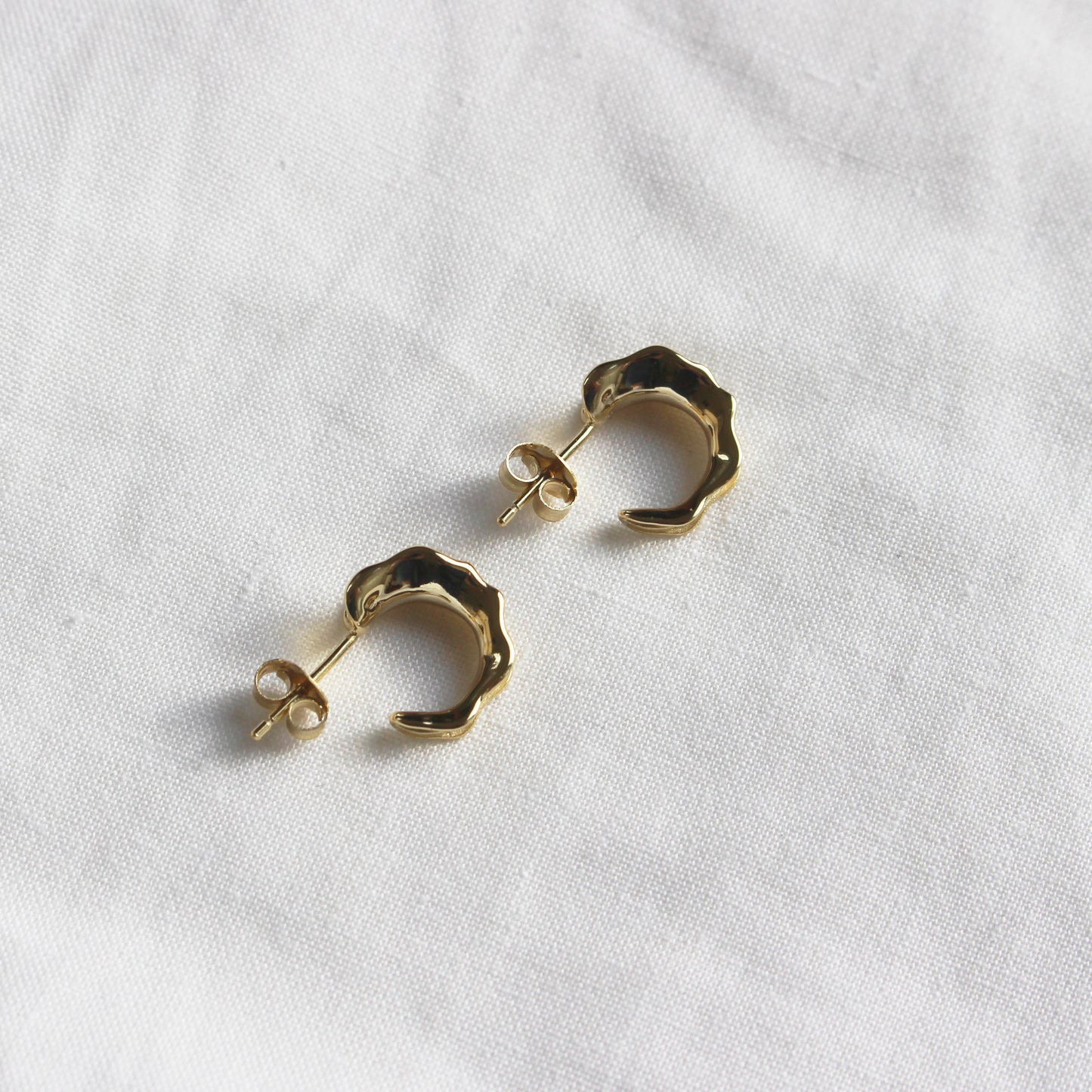 Gold Sasa Wave Earrings